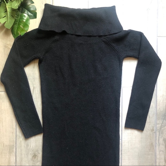 Lulu’s off the shoulder cowl neck midi sweater dress in black. Size S - Picture 5 of 10